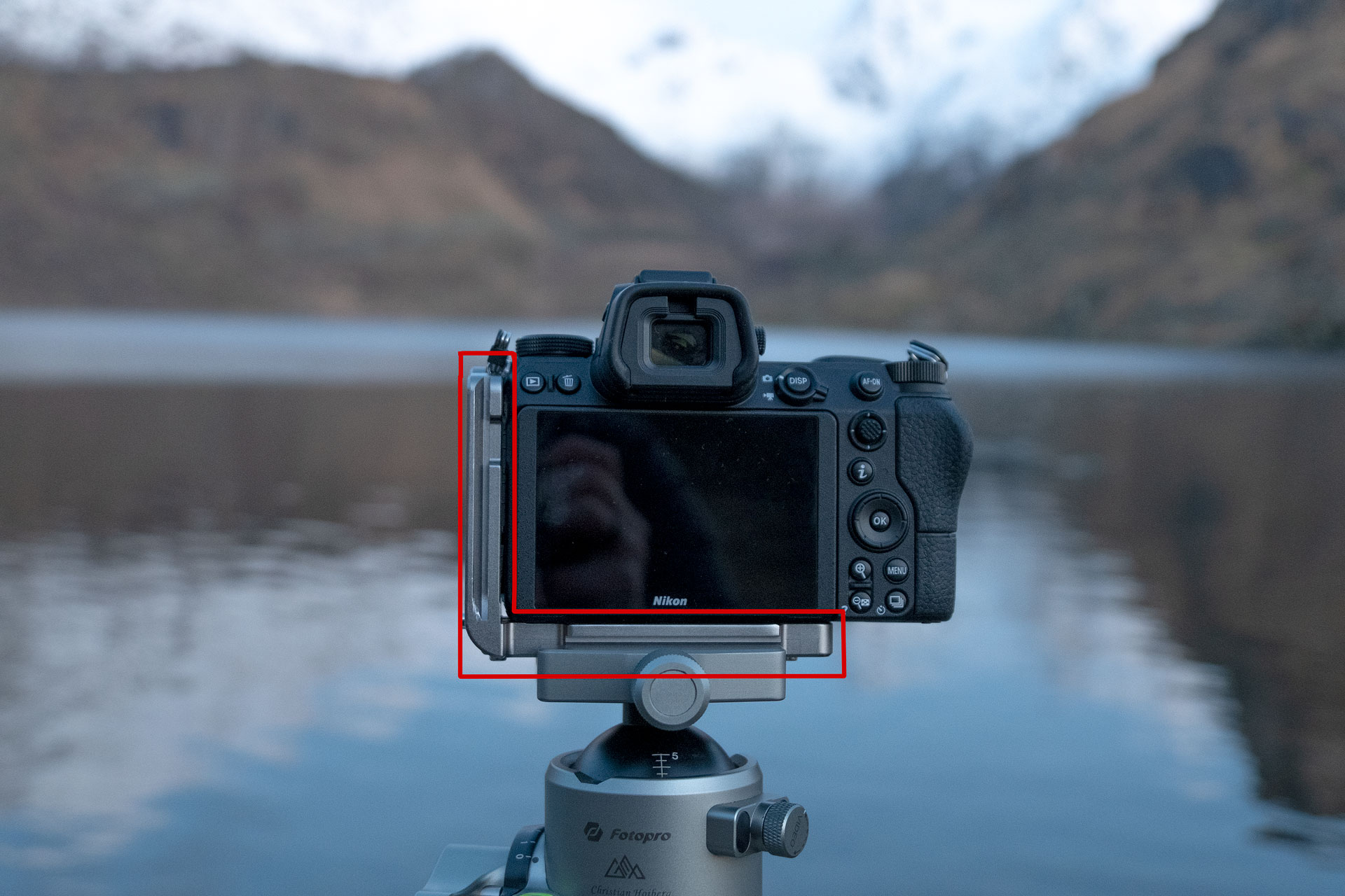 مزایای کلیدی L براکت برای دوربین