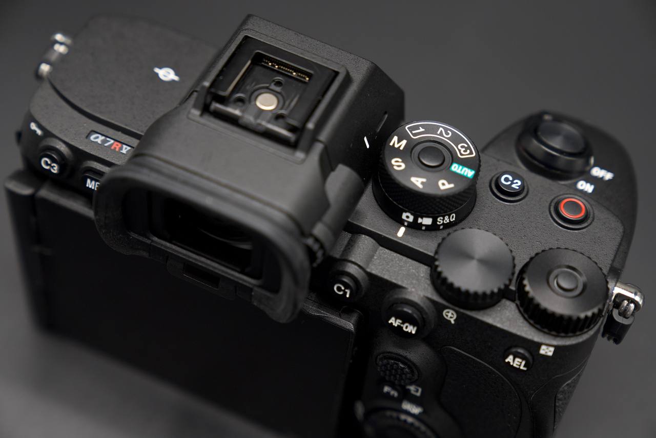 دوربین بدون آینه سونی a7R V-سون آرفایو