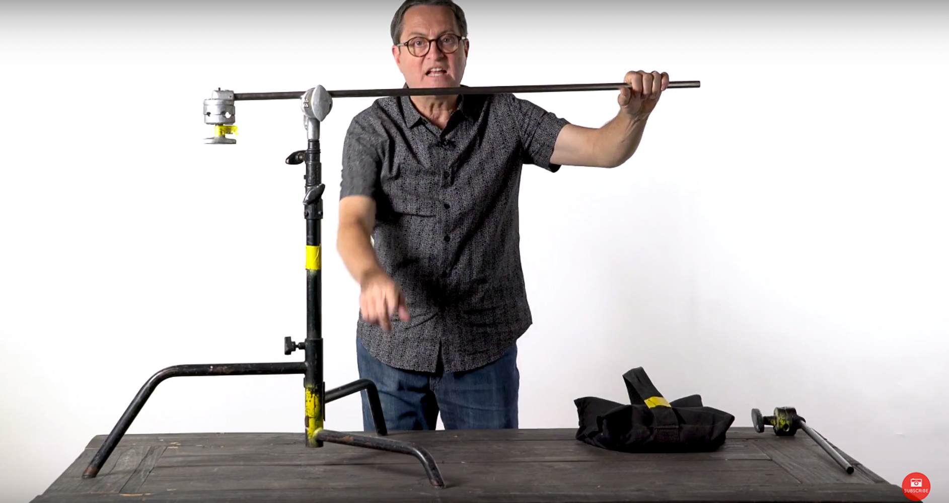 آشنایی کامل با سه پایه بوم استند استیل C Stand